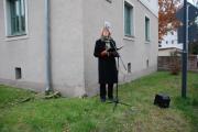 Pfarrerin Karoline Simmering sprach &uuml;ber die Bedeutung von Steinen, auch Stolpersteinen.