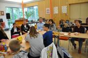 Zur Patenschaftsunterzeichnung nahmen die Rotary-Pr&auml;sidentin Hannelore Seidler und der Rotarier Dietrich Landmann (Mitte) teil.