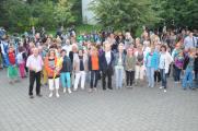 Der erste Schultag im neuen Schuljahr. Schulleiter Franz K&ouml;ppe mit seinem P&auml;dagogenkollegium der Zerbster Ganztagsschule CIERVISTI empfing am Donnerstag die Sch&uuml;ler.
