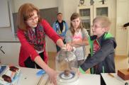 Nat&uuml;rlich durften auch - von Physik bis zur Chemie - kleine Experimente nicht fehlen.