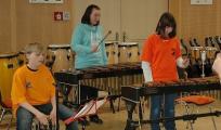 Ein gelungener Start: Das Percussion-Ensemble der Schule, unter der Leitung von Lehrerin Anne Handrich, begr&uuml;&szlig;t die zuk&uuml;nftigen Sch&uuml;ler musikalisch.
