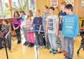 Zur Begrüßung gab es ein kleines Kulturprogramm. So sangen Schüler der Klasse 6a Lieder.