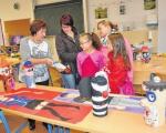 Kreativität gehört dazu. Im Kunstraum konnten sich die Besucher die kleinen Meisterwerke ansehen.