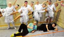 Aus dem russischen Moskau eingeflogen: Das Bolschoi-Ballett tanzte unverwechselbar den "Schwanensee".