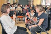 Karaoke-Gesang präsentierten u. a. Mia Lillian Reimann und Carla Richter.