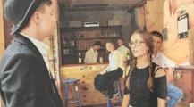 Im einstigen Kesselhaus nutzten die Neuntkl&auml;ssler die Kulisse f&uuml;r eine Kneipenszene, in der es um das kulturelle Leben im Berlin der Zwanziger Jahre ging im Vergleich zur Zerbster Provinz.