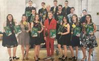 Auch die Klasse 8a der Sekundarschule Ciervisti ist stolz, jetzt zum Kreis der Erwachsenen zu geh&ouml;ren.