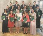 16 Sch&uuml;ler der Klasse 8c der Sekundarschule Ciervisti feierten am Sonnabend in der Stadthalle.