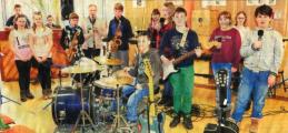 Insgesamt 18 junge Musiker, S&auml;nger und T&auml;nzer haben am Mittwochnachmittag bei der Talent-Show in der Zerbster Sekundarschule Ciervisti ihr K&ouml;nnen gezeigt.