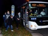 Knapp zwei Meter breit ist der Gr&uuml;nstreifen an der Zerbster Bushaltestelle &bdquo;Eckernkamp&ldquo; in der G&uuml;tergl&uuml;cker Stra&szlig;e, auf dem Lois, Marlin, Tim, Lilo und Jette jeden Morgen um 7.15 Uhr auf den Bus warten. Ganz wohl ist den Sch&uuml;lern dabei nicht.