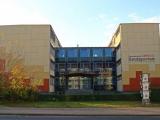 An der Sekundarschule Ciervisti in der Zerbster Fuhrstra&szlig;e werden zurzeit circa 75 von insgesamt 495 Sch&uuml;lern unterrichtet. Viele nutzen den Schulbus.