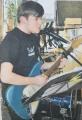 Jonas Linke (6b): "Himmelsstern", Gesang & E-Gitarre.