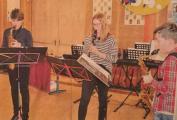 Als "Klangchaoten" bezeichneten sich Anton Sch&ouml;bel, Henriette Ulrich und Timo Schwertner. Auf Saxophon und Klarinette lie&szlig;en sie "Last night boogie" erklingen.