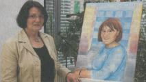 Gut getroffen: Zum Abschied bekam Friederike Finger, ehemalige Schulleiterin der Ciervisti-Ganztagsschule, ein Öl-Porträt geschenkt.