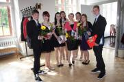 Ein Foto mit Schülern der Zerbster Ganztagsschule Ciervisti (Klasse 8b) nach der offiziellen Feierstunde in der Zerbster Stadthalle.