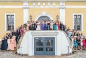 Vor der Veranstaltung stellten sich alle Schüler der drei zehnten Klassen der Zerbster Ganztagsschule Ciervisti zum Gruppenfoto auf.