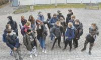 Die Schüler der Klasse 7c der Zerbster Ganztagsschule Ciervisti kurz vor Ferienbeginn.